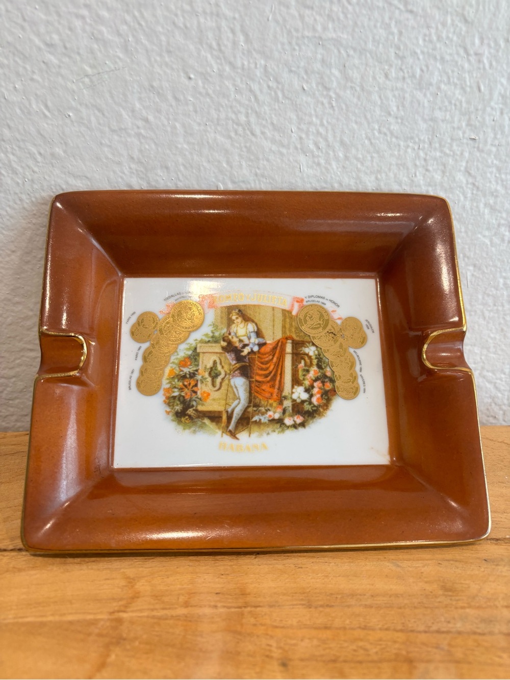 VTG Romeo y Julieta Cigar Ashtray White Ash Co Habana Ceramic Mancave Tobacciana
